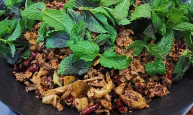 赤峰二哥大豬肉店電話號(hào)碼-第1張圖片