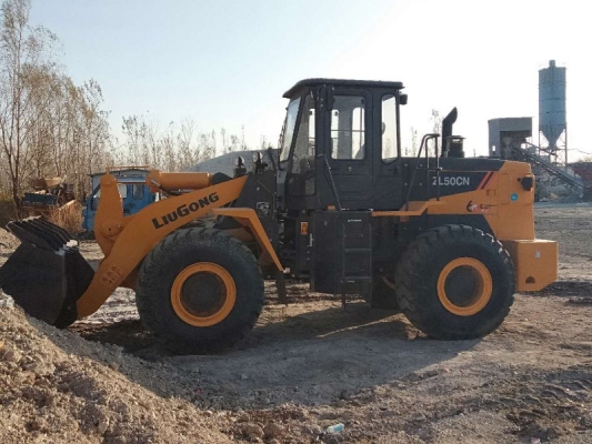 赤峰二手鏟車基地電話號碼-第1張圖片