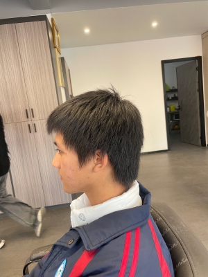 赤峰鋼夾燙短發(fā)店地址電話號(hào)碼-第1張圖片