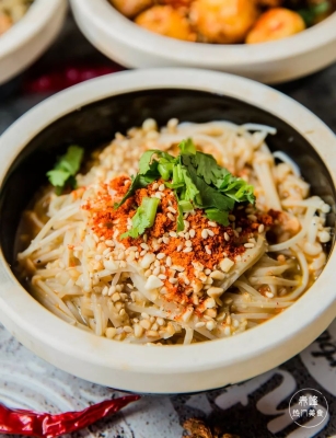 赤峰恒?；疱侂娫捥柎a查詢是多少-第1張圖片