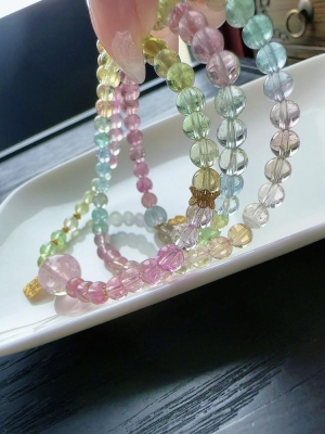 赤峰回收碧璽手鏈的電話號(hào)碼-第1張圖片