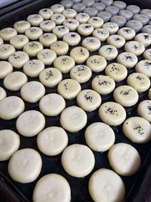 赤峰哪賣綠豆餅好吃啊電話多少-第1張圖片