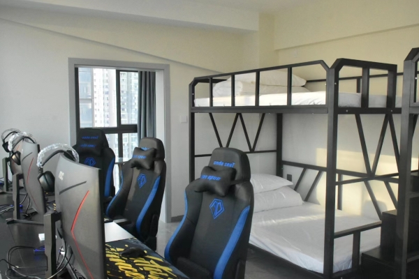 赤峰網(wǎng)吧三人間電話號碼-第1張圖片