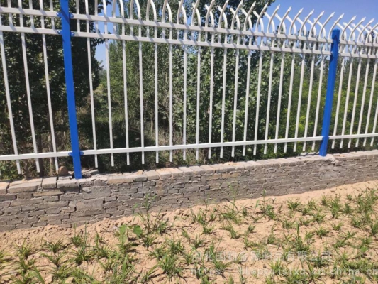 赤峰焊接護(hù)欄廠(chǎng)家電話(huà)號(hào)碼查詢(xún)-第1張圖片