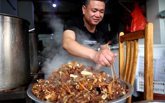 赤峰大哥賣羊肉店電話號碼多少-第1張圖片