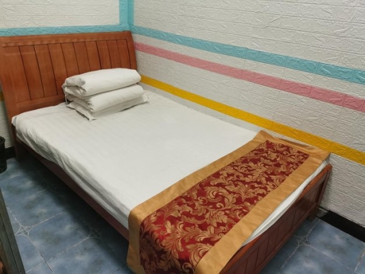 赤峰汽車(chē)站住宿推薦電話(huà)號(hào)碼-第1張圖片