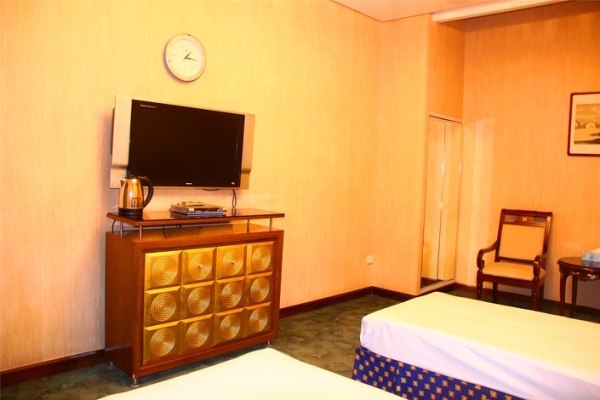 赤峰華聯(lián)胖東來電話號碼查詢-第1張圖片