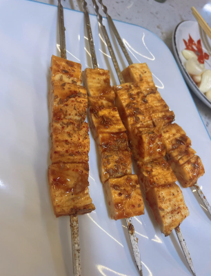 赤峰牛鞭燒烤店電話號碼多少-第1張圖片