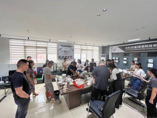 赤峰浩軒美發(fā)電話號(hào)碼查詢-第1張圖片