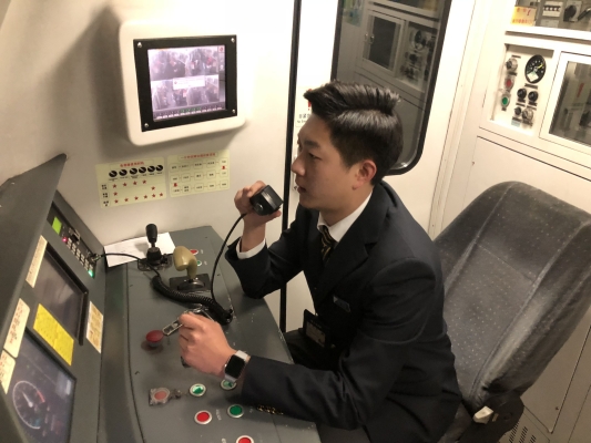 赤峰二連班車司機(jī)電話號碼-第1張圖片