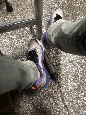 赤峰舊籃球鞋回收店電話號(hào)碼-第1張圖片