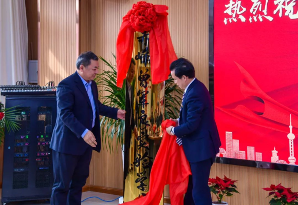 赤峰四中聯(lián)系電話號(hào)碼-第1張圖片