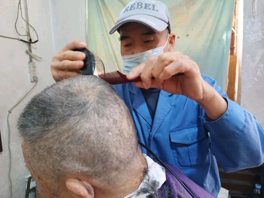 赤峰理發(fā)師阿政簡介電話號碼-第1張圖片