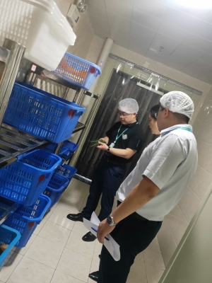 赤峰新四中食堂招聘電話號碼-第1張圖片