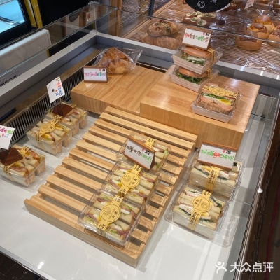 赤峰北鹿牛奶面包店電話號碼-第1張圖片