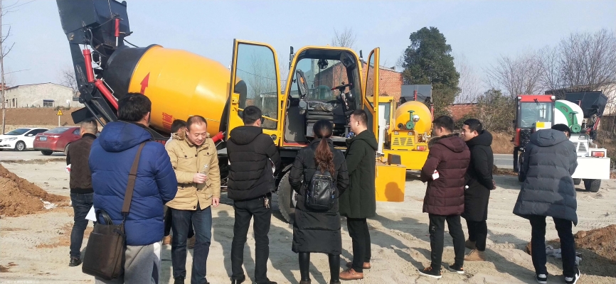 赤峰新型攪拌車(chē)廠(chǎng)家電話(huà)號(hào)碼-第1張圖片