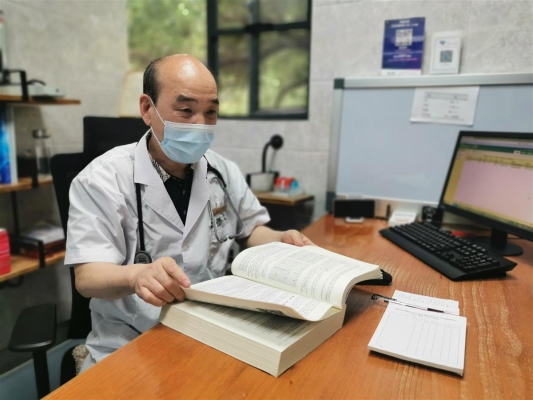 赤峰中醫(yī)院紀(jì)大夫電話號(hào)碼-第1張圖片