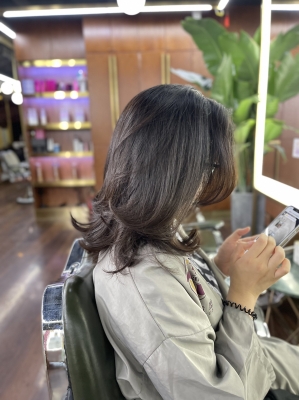 赤峰阿龍造型美發(fā)店電話號碼-第1張圖片