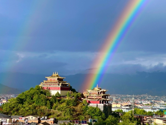 赤峰彩虹橋雨晴酒店電話號碼-第1張圖片