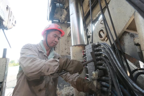 赤峰吊裝平臺電話地址是多少號-第1張圖片