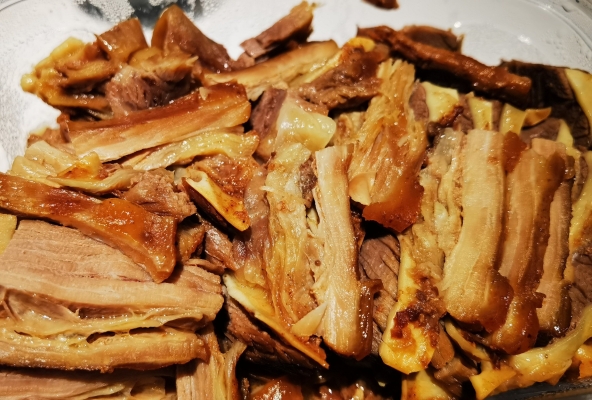 赤峰燉牛骨店電話多少啊-第1張圖片