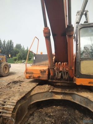 赤峰鏟車拆車件電話號碼查詢-第1張圖片