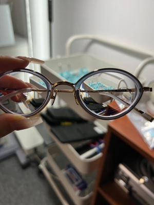 赤峰二院配鏡中心的電話號(hào)碼-第1張圖片