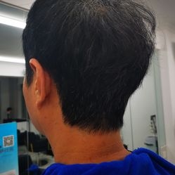 赤峰萬(wàn)悅?cè)景l(fā)店電話號(hào)碼多少-第1張圖片