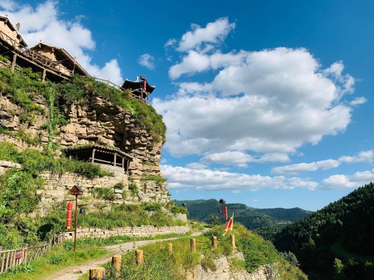 赤峰市松山區(qū)大木頭溝村-第1張圖片