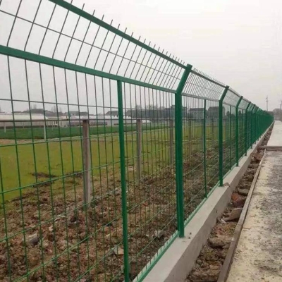 赤峰球場(chǎng)防護(hù)欄廠家電話號(hào)碼-第1張圖片