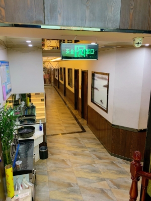 赤峰湖中飯店訂餐電話號(hào)碼查詢-第1張圖片