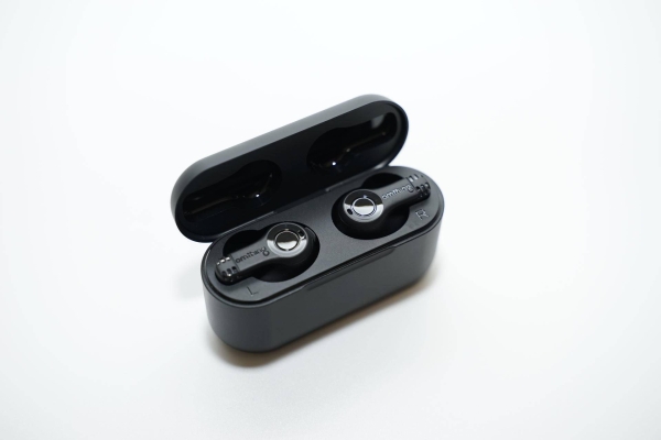 赤峰耳機(jī)體驗(yàn)店電話多少號(hào)-第1張圖片