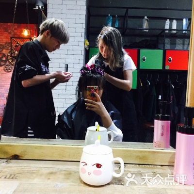 赤峰沐北美發(fā)電話(huà)號(hào)碼查詢(xún)-第1張圖片