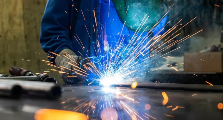 赤峰水箱焊工電話號(hào)碼是多少號(hào)-第1張圖片