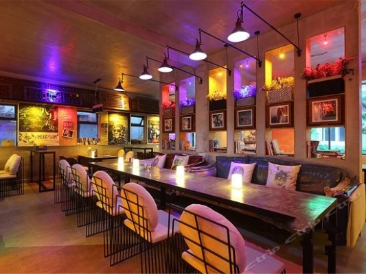 赤峰摩爾城頂樓轟趴館電話號(hào)碼-第1張圖片