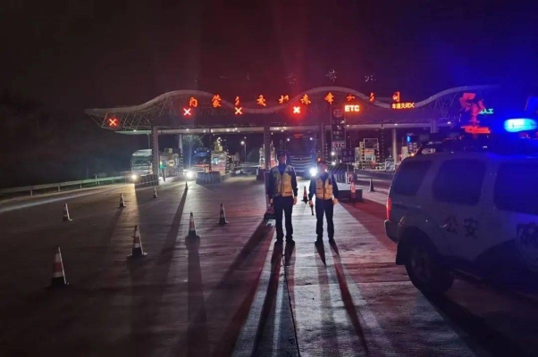 赤峰修大事故車(chē)聯(lián)系電話(huà)號(hào)碼-第1張圖片