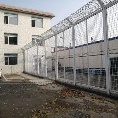 赤峰護(hù)欄網(wǎng)廠家聯(lián)系電話號(hào)碼-第1張圖片