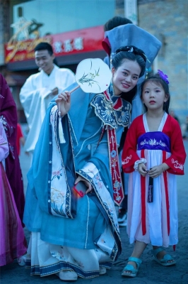 赤峰林東漢服租賃電話地址查詢-第1張圖片