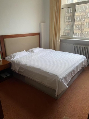 赤峰松山區(qū)王府中學(xué)電話是多少-第1張圖片