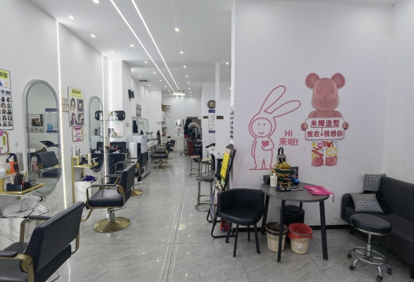 赤峰輕奢造型理發(fā)店電話號碼-第1張圖片