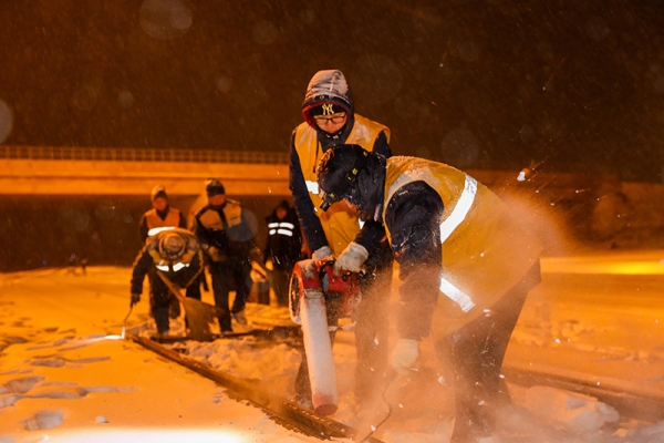 赤峰機(jī)務(wù)段疫情防控電話號(hào)碼-第1張圖片