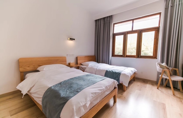 赤峰龍?zhí)洞髰{谷民宿電話號(hào)碼-第1張圖片