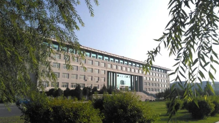 赤峰外國(guó)語(yǔ)學(xué)校電話號(hào)碼是多少-第1張圖片