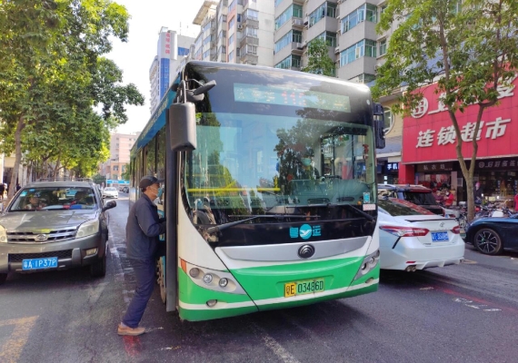 八里罕到赤峰客車電話號碼-第1張圖片