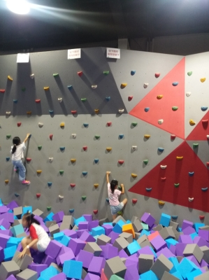 赤峰蹦蹦床之家電話多少號(hào)-第1張圖片