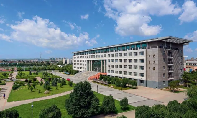 赤峰學(xué)院生物學(xué)院院長(zhǎng)電話是多少-第1張圖片