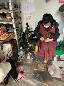 赤峰市修鞋攤電話地址查詢-第1張圖片