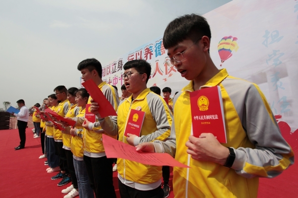 赤峰十中校服定制電話號碼-第1張圖片