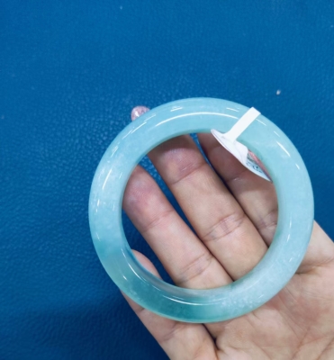 赤峰市賣釉玉手鐲電話地址-第1張圖片