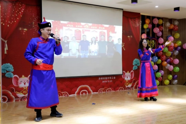 內(nèi)蒙古赤峰薇薇酒店電話號碼-第1張圖片